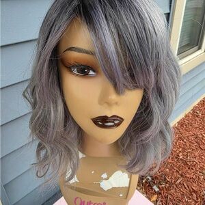 Elegant Silver Wavy Wig